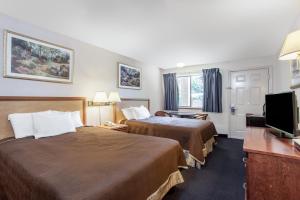 Deluxe King Room - Non-Smoking room in Travelodge by Wyndham Seattle North/Edmonds
