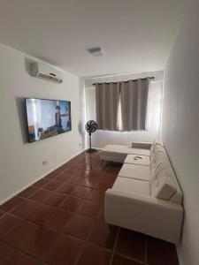 Enseada beach- na quadra da praia