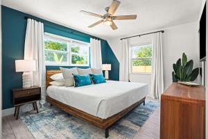 East Coast Oasis- Pool & Park Your Boat, Sleeps 8