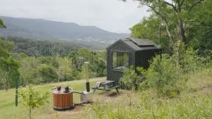 Off-Grid Cabin Surrounded by Nature - Hot Tub - Banjo - Foxground
