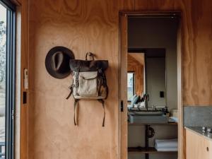 Ocean View Off-Grid Cabin Secluded in Nature - Aprilla