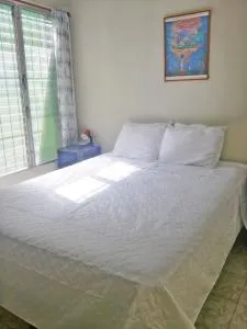 Queen Bed - Planes de Renderos