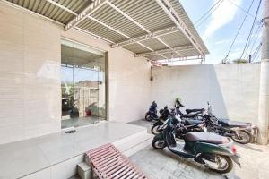 RedDoorz at Dipanegara Homestay