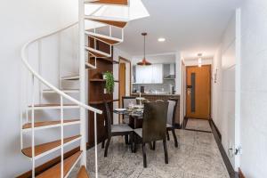 Cobertura com Vista & Piscina em Itacoatiara