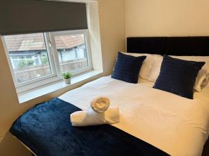 Your Peaceful Haven on Middleton Boulevard - Near Wollaton Hall, Nottingham University, City-Centre & QMC - Sleeps 9