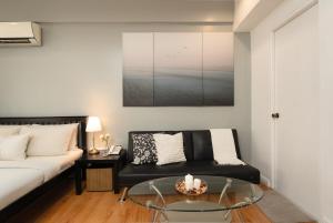 Studio Penthouse in Greenbelt - Park View & Pool