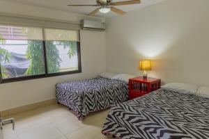 Modern Villa in Coronado 14 guests