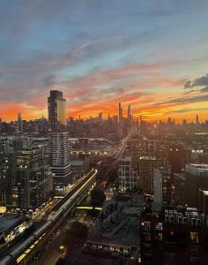 1 Stop to Midtown Amazing View Luxury High Rise Corner 1 Bedroom Apartment