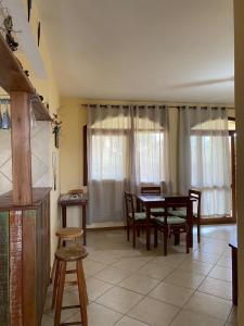 Flat Confortável para até 4 Pessoas, a 4 Minutos da Praia