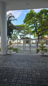 Apartamento pé na areia inteiro-4 quartos 3 cama casal ,4 camas solteiro-3 salas cozinha