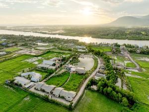 Komsan Kampot Resort