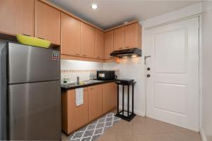 Greenbelt Makati Condo with Balcony & Park Views