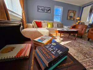 Under The Sunlight Apartment - Needham