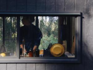 Off-Grid Cabin TuckedNature - Pet Friendly - Mahli