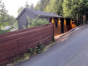 Your Lazy Bear Destination - You're Right In The Thick Of It! Book It Now, Reach Out With Questions! - Lakeport