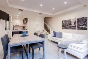 The Terrace - close to Adelaide Oval Cafes CBD Shopping