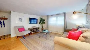 Boston Vacation,longwood Medical,mins To Mbta,pkg - Roslindale