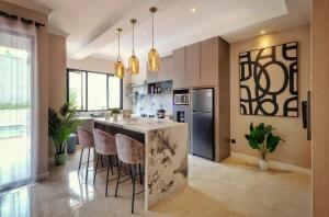 Biệt Thự Có Hồ Bơi Riêng (Villa with Private Pool)