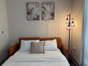 Stylish 1BR Retreat with Pool & Gym