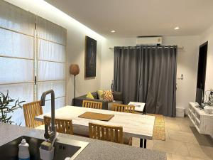 River View 1 Bedroom and study unit