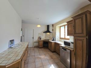 Maisons de vacances Maison de charme avec ruisseau, 5 chambres, proche Vallee de Dordogne et sites touristiques - FR-1-616-170 : photos des chambres