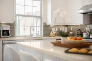 Grand Luxury 4BD Estate in Irvine