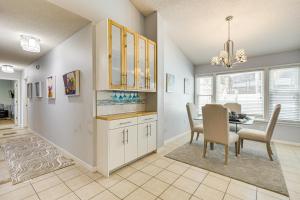 5 Mi to Lake Eola Park Orlando Home with Pool!