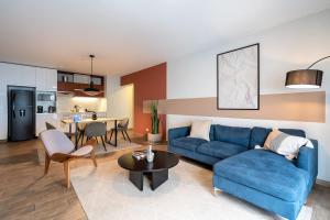 Wonderland 2BR by Geko