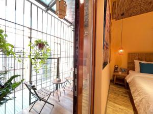 Quiet Private Apartment, 5 to Hoan Kiem Lake, 2 Balconies, 1 Bedroom, Free WIFI - NETFLIX, Zeit Home 506