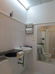 Skutan Inn Sutthisan Nexus Opal