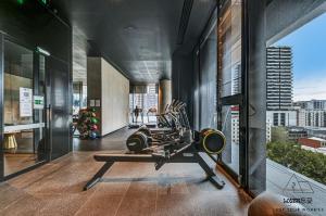 Cosy Corner 2BR with City Views