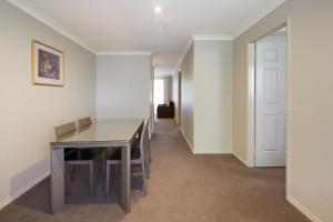 Pinnacle Apartments