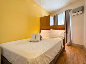 Almond Suites