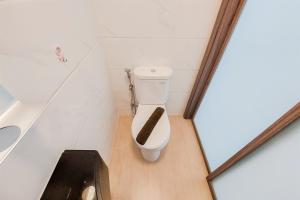 Fully Furnished with Cozy Studio Sky House BSD Apartment By Travelio