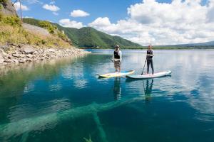 浩庵キャンプ場 本栖湖畔 キャビン Cabins at Lake Motosu Kouan campground cottages, bungalows