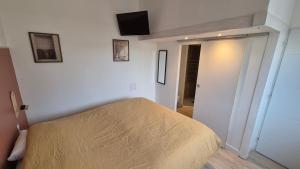 Appartements Maison plein centre ville a 100 m de la plage : photos des chambres