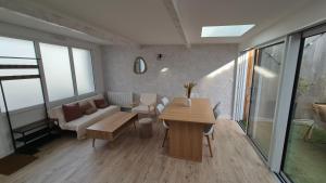 Appartements Maison plein centre ville a 100 m de la plage : photos des chambres