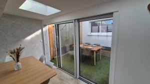 Appartements Maison plein centre ville a 100 m de la plage : photos des chambres