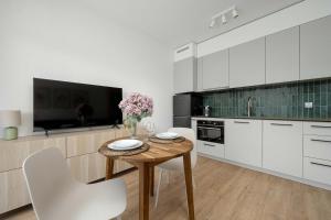 Stylish Apartments with Balcony & Parking in the Old Town of Wrocław by Noclegi Renters