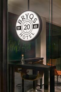 BRYQS Hotel