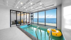 Pohang Sunrise Pool Villa