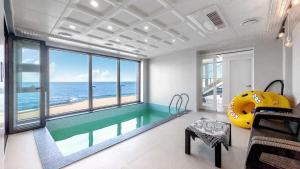 Pohang Sunrise Pool Villa