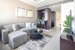 Frank Porter - Damac Distinction