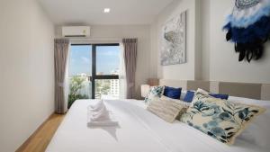 Entire Condo in Central City