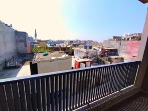 Rose Room Comfy Stay Couples & Family Friendly Close to Saket Metro station