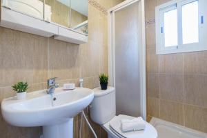 View of the sun apartment with pool - Happy Rentals