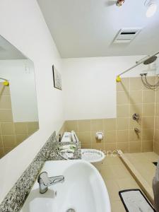 Traveler Residence by Celandine