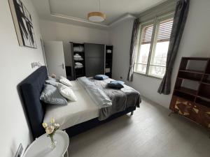 Chain Bridge Apartman