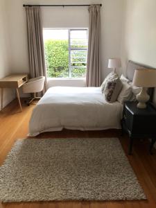 Spacious Modern Home, Paarl Winelands