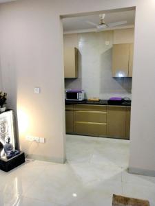 Jasmine Room Comfy Stay Couples & Family Friendly Close to Saket Metro station